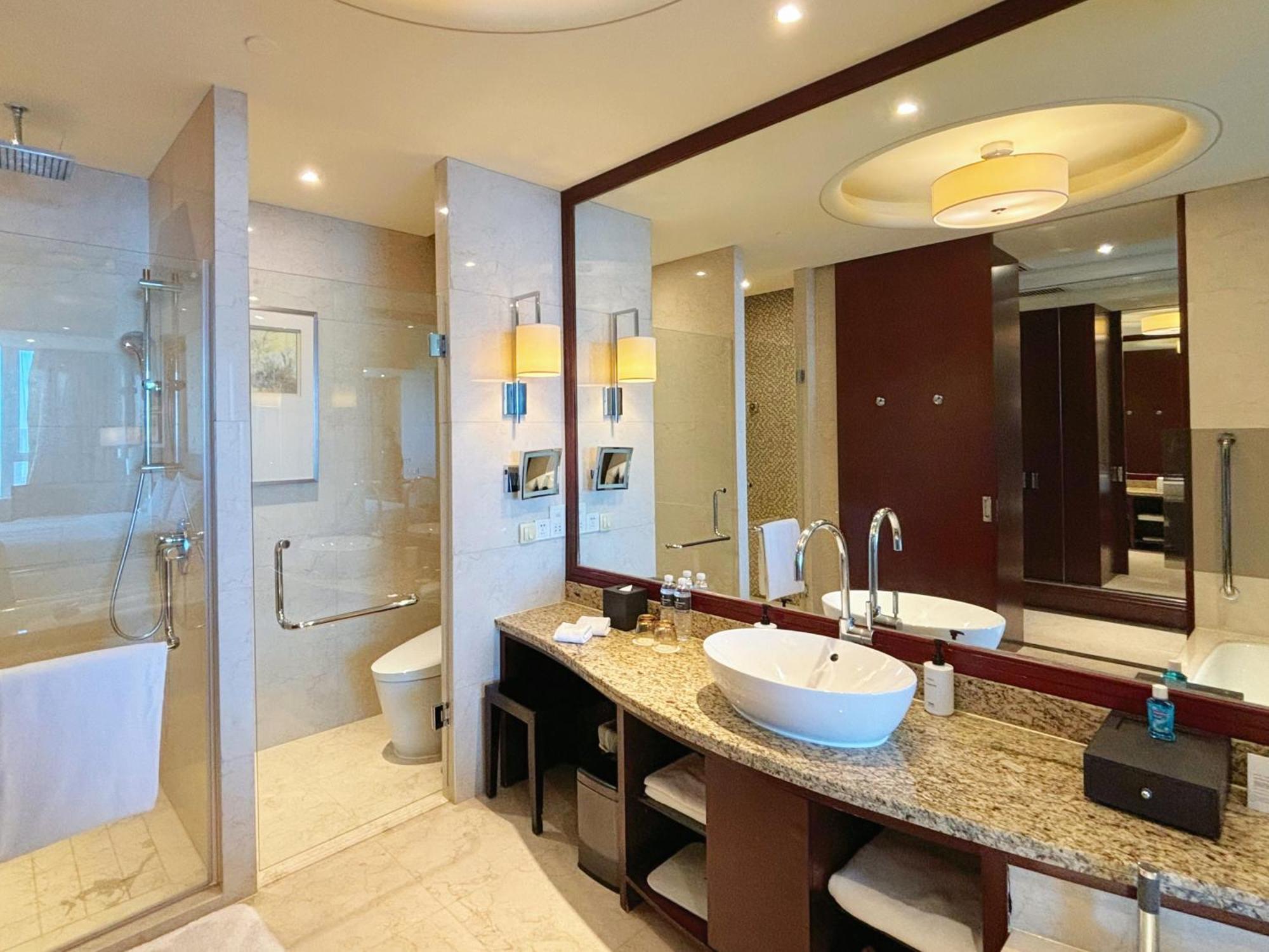 Intercontinental Wuxi By Ihg Hotel Exterior photo